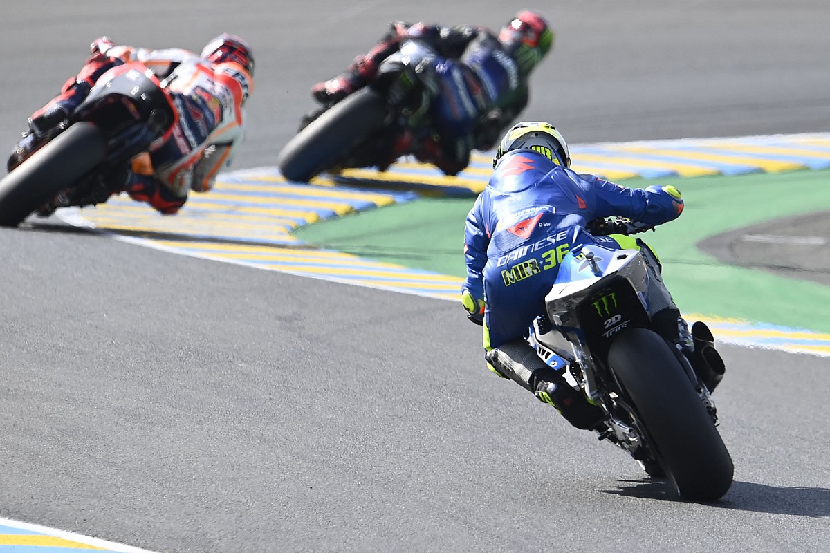 motogp-riders-merit-base-salaries-given-dangers-says-leading-manager