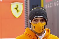 Sainz recorda período como piloto Red Bull: “Foi muito difícil”