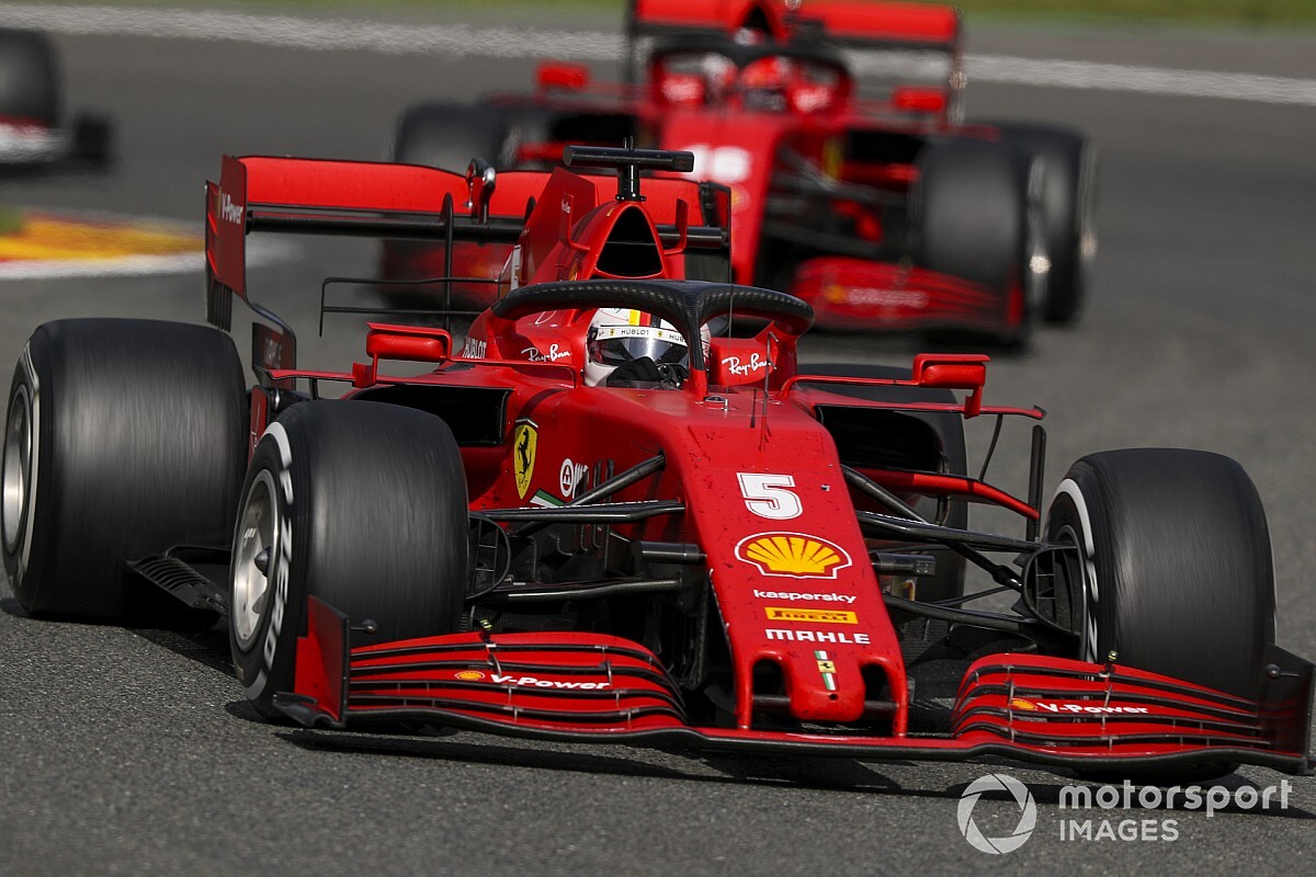 Leclerc e Vettel incuriositi dalla SF1000 nelle curve di Portimao