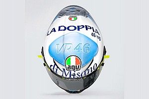 Fotos: Rossi ironiza con la viagra en su casco especial para Misano