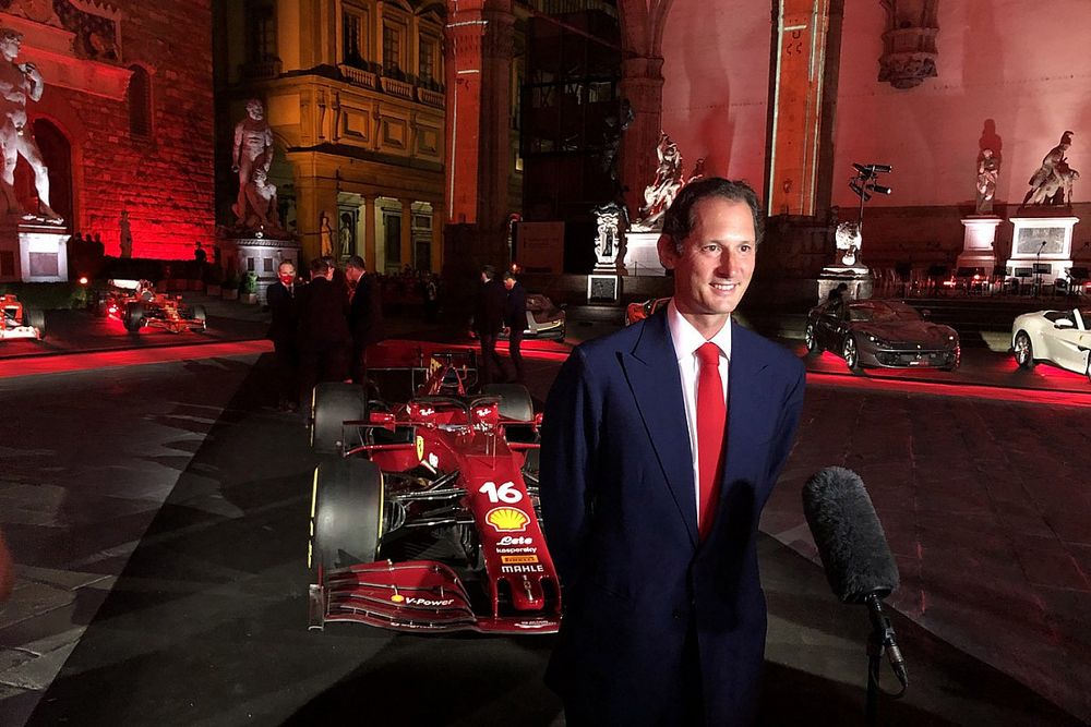 Bos Ferrari Jadi Pengibar Bendera Start Le Mans 24 Hours