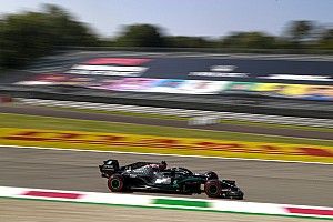 Acht coureurs naar stewards voor hachelijk moment in slotfase VT3