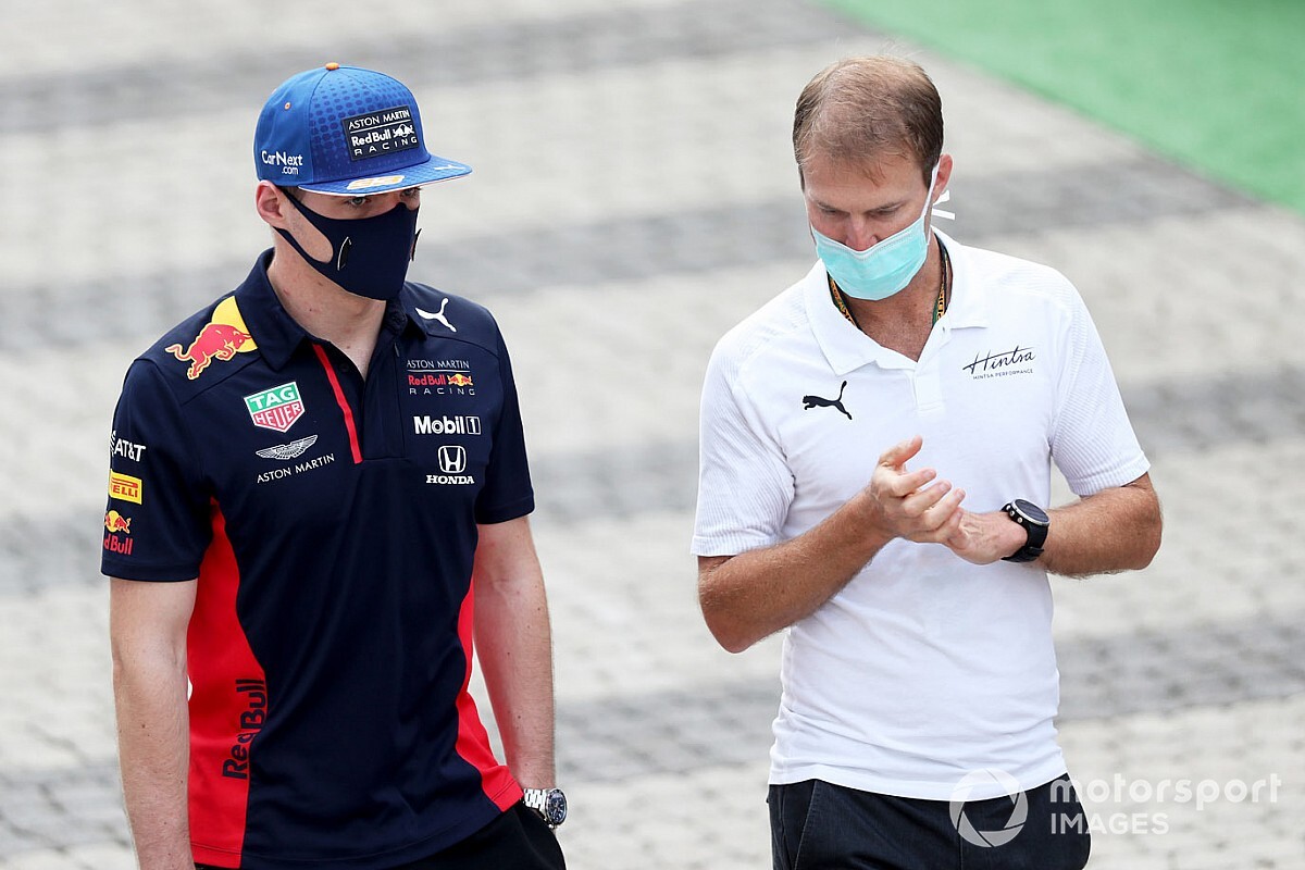 Verstappen: Ki tudja, mi történhet a 2-es kanyar felé…