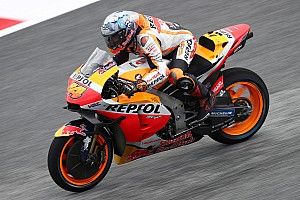 Pol Espargaró: “Espero que mañana llegue un huracán, porque la moto en seco no funciona”