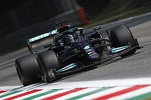 Mercedes leidt de dans in laatste training Monza, Sainz crasht