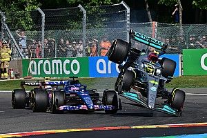 Hamilton schuldbewust: “Ik gaf Alonso niet genoeg ruimte”