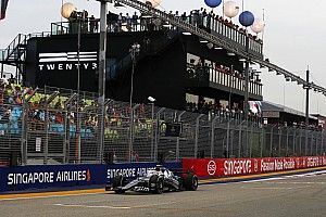 F1シンガポールFP1速報:ハミルトンがトップ発進! フェルスタッペン2番手、角田裕毅15番手