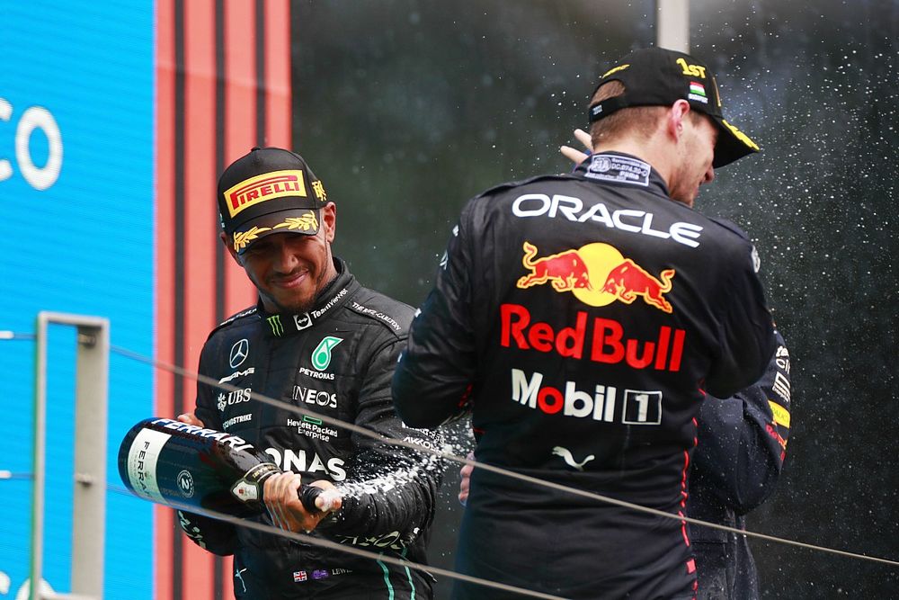 Hamilton: "2021'de Verstappen, yapması gereken her şeyi yaptı"