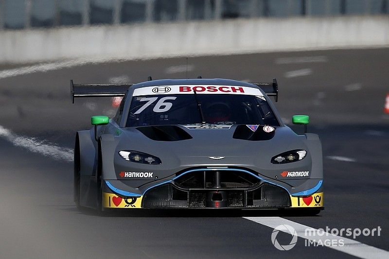 Zaskakujący Aston Martin