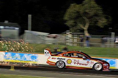 Supercars drivers react to "nuts" Perth track conditions