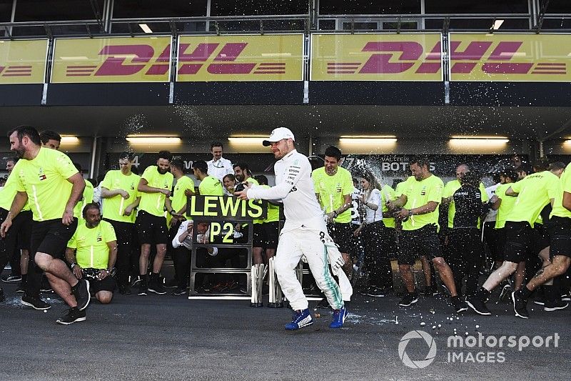 Bottas: "Hamilton me puso bajo presión; estoy contento por el triunfo"