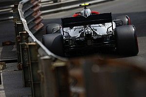 Így driftelt Bottas az F1-es Mercedesszel Monacóban