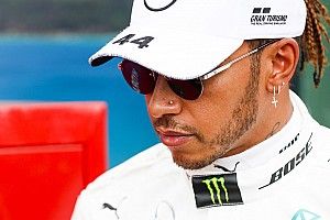 Após críticas de Hamilton, mundo da F1 quebra silêncio e se manifesta sobre morte de Floyd