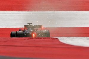 VÍDEO: Veja polêmico acidente entre Hamilton e Albon na Áustria