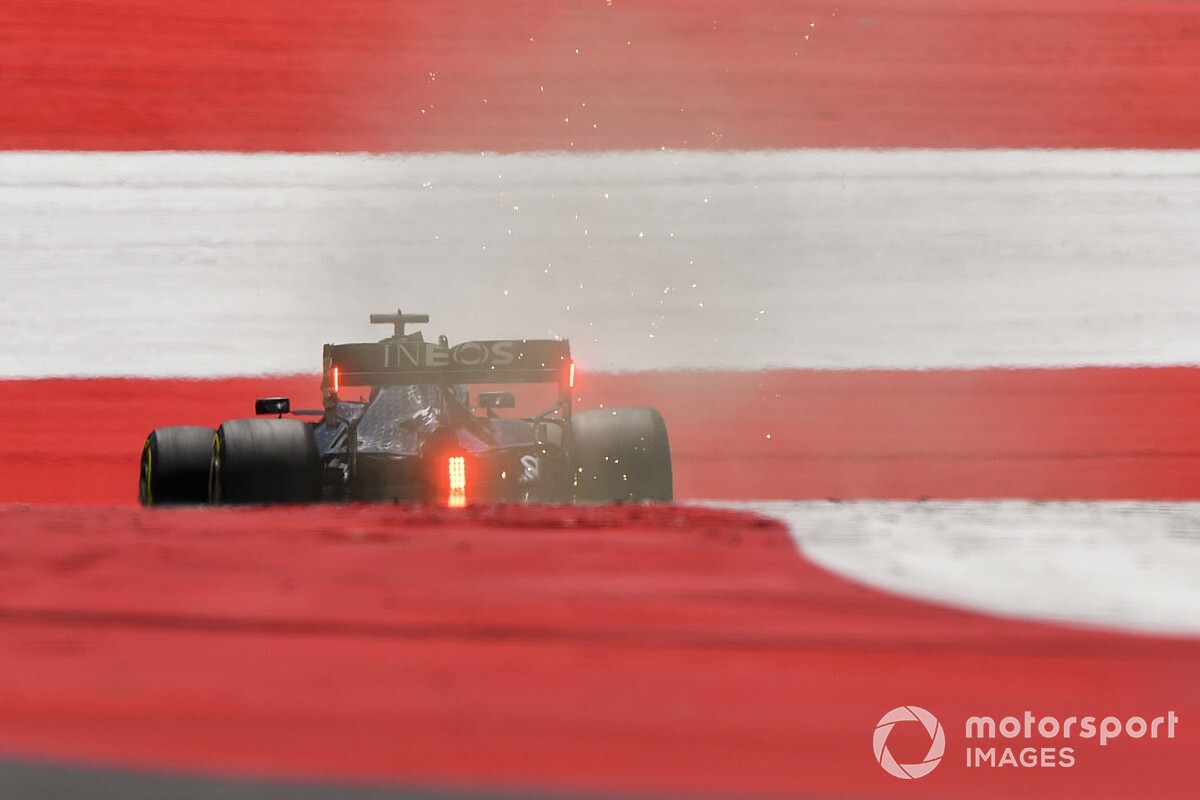 VÍDEO: Veja polêmico acidente entre Hamilton e Albon na Áustria