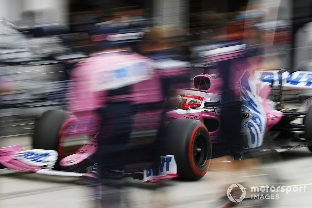 Sergio Perez, Racing Point RP20, in the pits