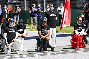 Hamilton egyértelművé tette, soha nem követelte, hogy bárki is letérdeljen a Forma-1 mezőnyéből