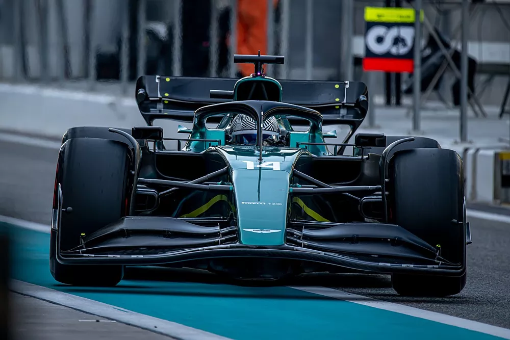 Fernando Alonso, Aston Martin AMR22 
