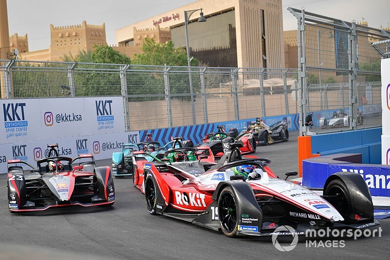 Massa: “Tüm sürücüler kendilerini Formula E'de test etmeli”