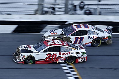 Busch Clash in Daytona: Erik Jones siegt nach reichlich Crashs und Chaos