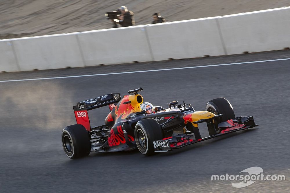 Verstappen nagyon élvezte a két vak, döntött kanyart, de nem gyűjtöttek adatokat a pályáról