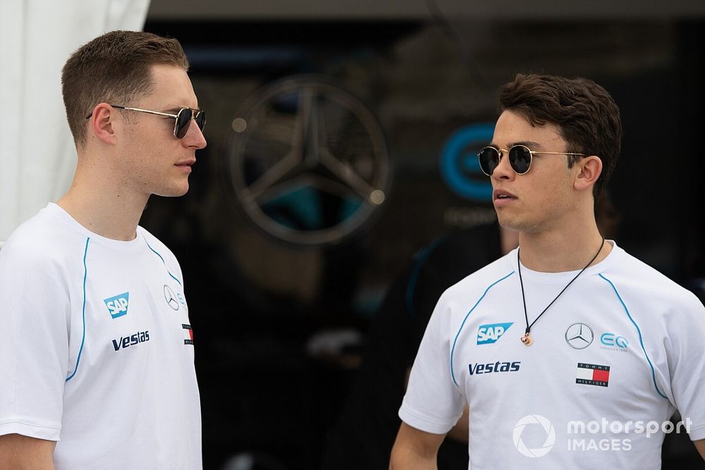 McLaren будет использовать запасных пилотов Mercedes
