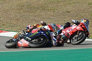 Las espectaculares fotos de la accidentada carrera de MotoGP del GP del Algarve