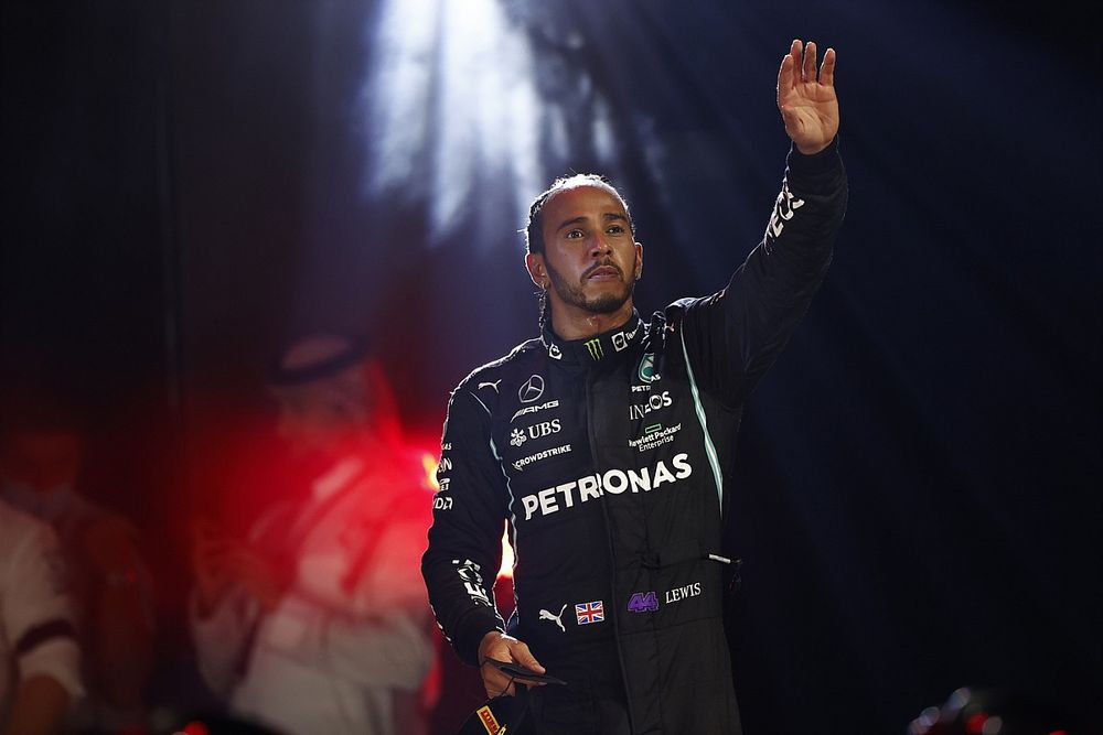 Hamilton perderá 10 posições no grid de Abu Dhabi caso receba mais uma reprimenda; saiba o porquê