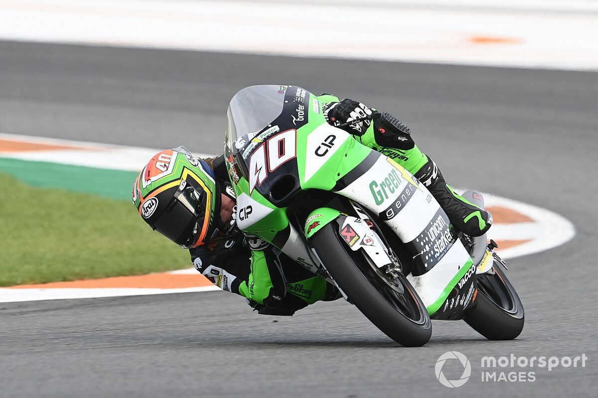 Moto3, Valencia: prima pole con record per Binder