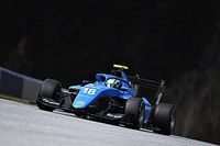 Collet cierra el test de la F3 en Austria al frente: Correa en 18°
