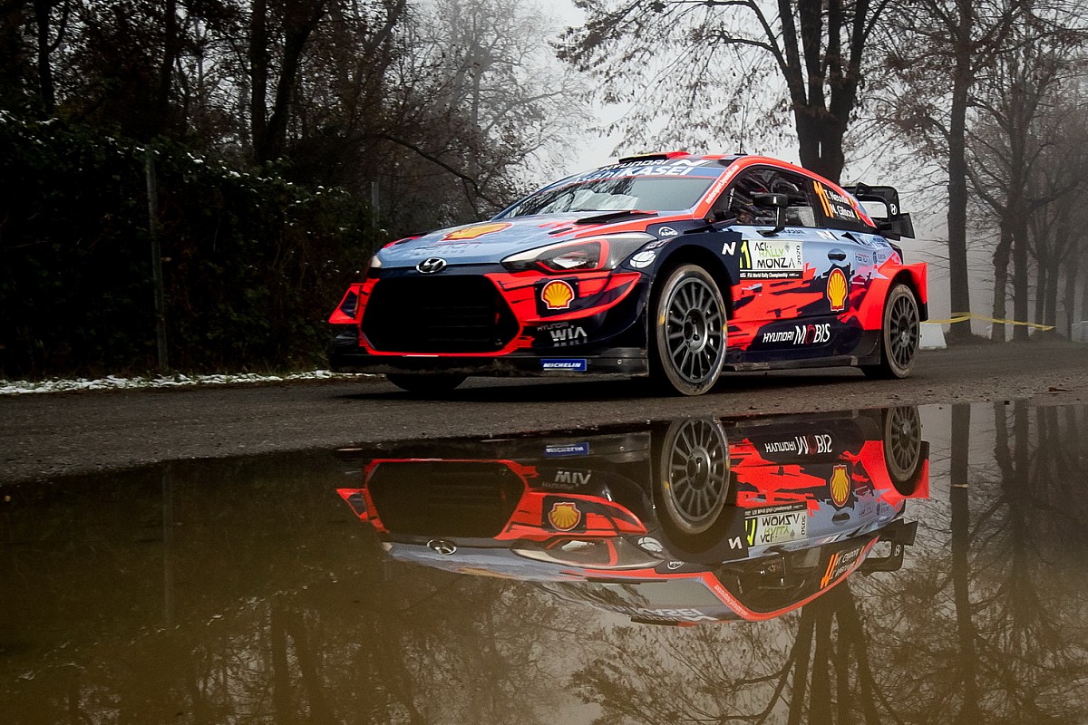 WRC, Rally Monza, PS4: Neuville sbatte e va KO. Prova fermata