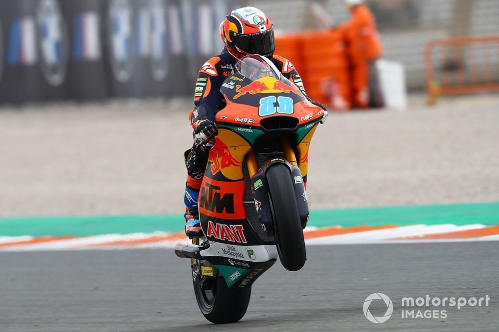 Martin wint sensationele Valencia GP, titelstrijd onbeslist