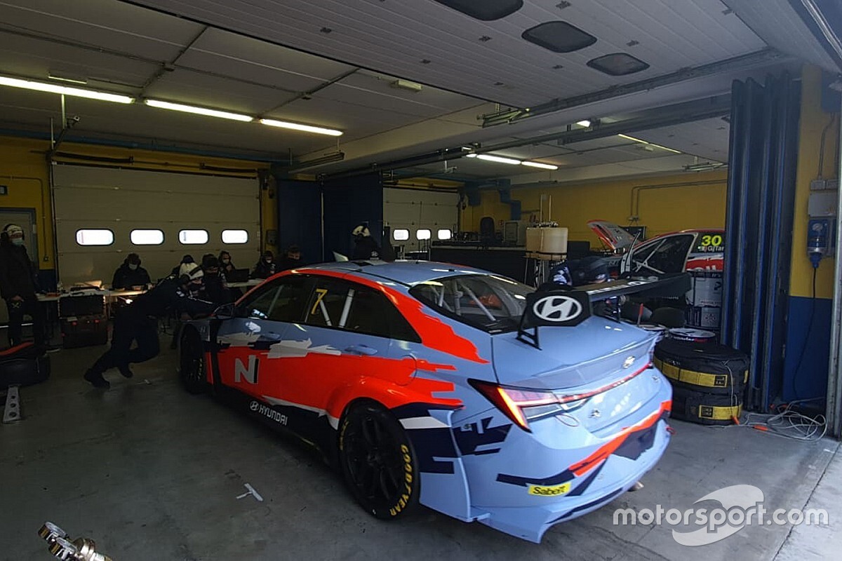 Hyundai prepara la Elantra per il WTCR e affina la i30