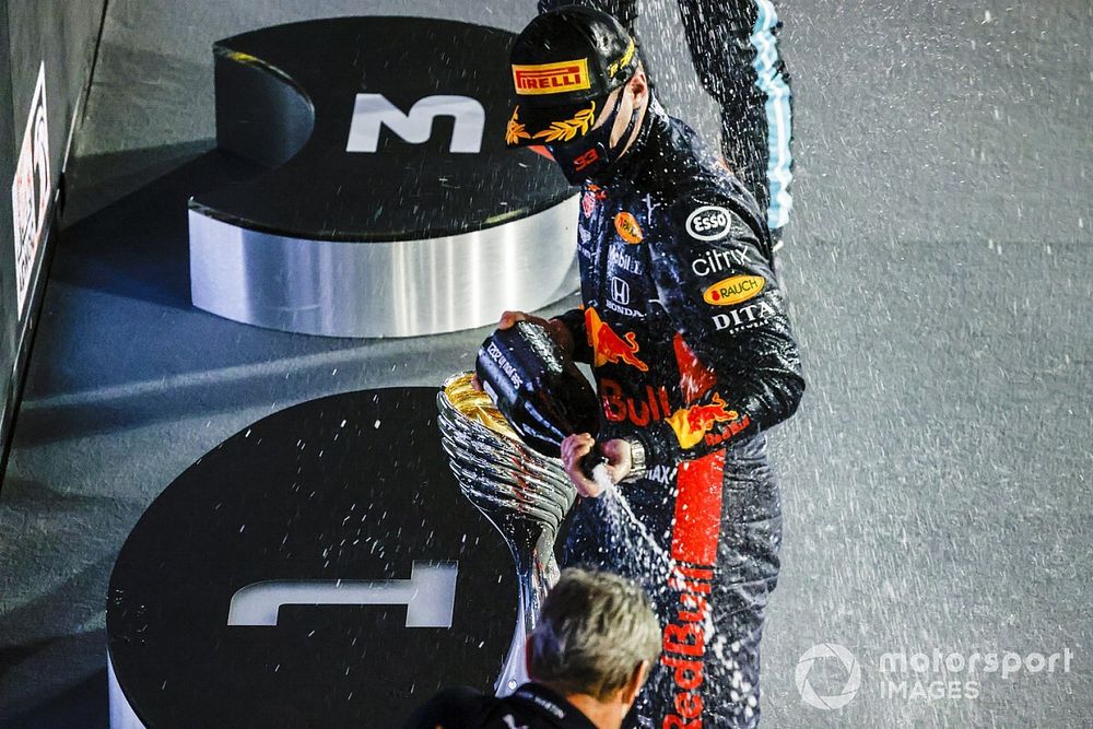 Verstappen Hülkenberggel készül a szezonra