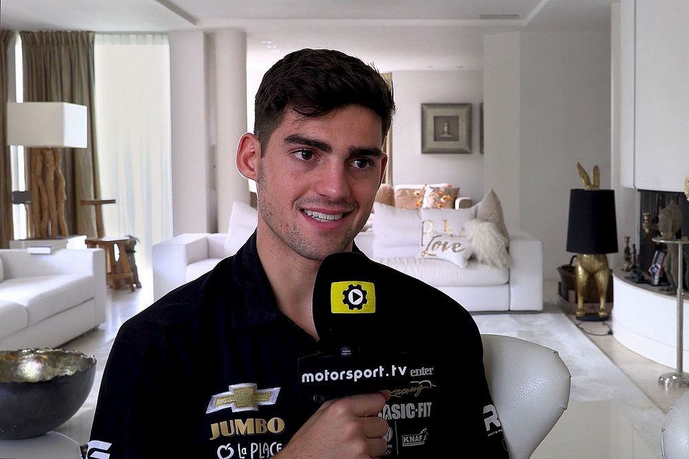 UPDATE: VeeKay reageert na val van fiets: "Maak je geen zorgen"