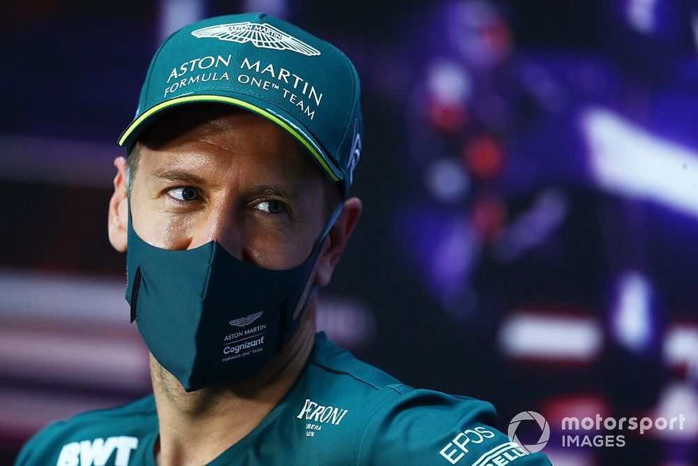 A Red Bull hatalmas megtiszteltetésben részesítette Vettelt