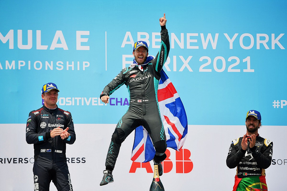 Hasil New York City E-Prix II: Kemenangan Kedua Antar Bird ke Puncak