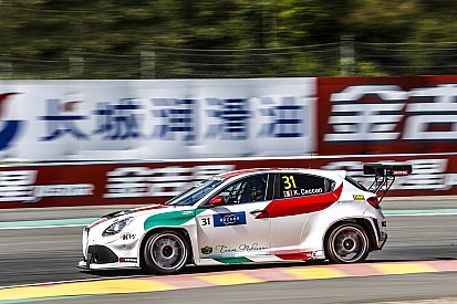 L'Alfa Romeo di Ceccon fermata sul più bello: "Le bandiere rosse in qualifica e in gara ci hanno negato un bel risultato"