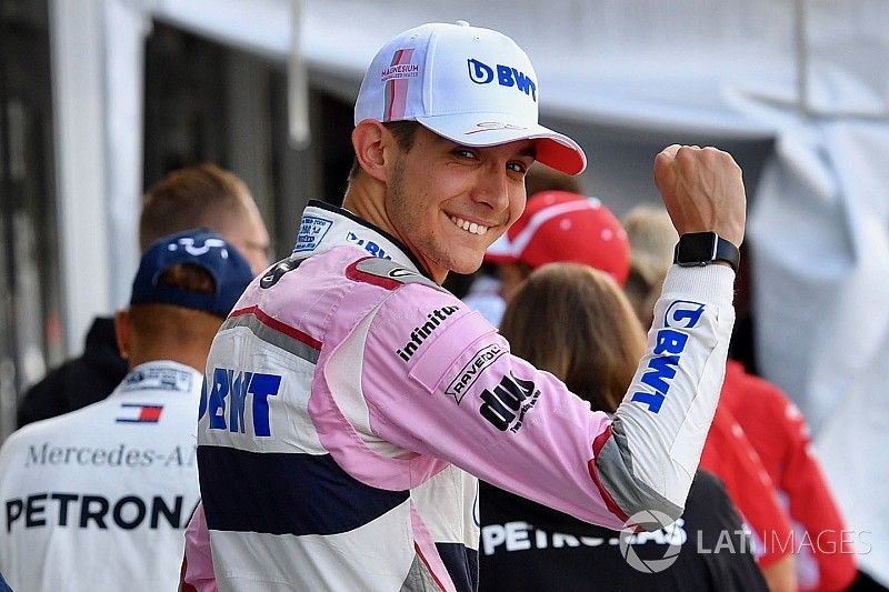 Esteban Ocon, Racing Point Force India F1 Team celebra su tercer lugar en la calificación