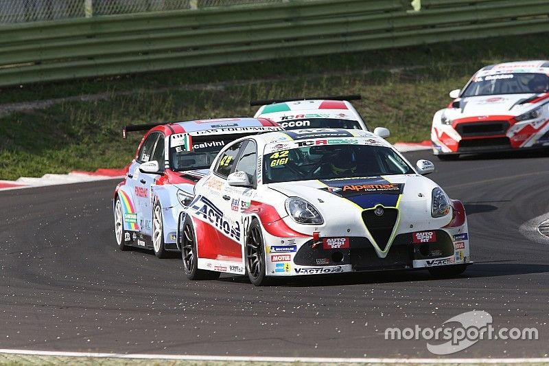 Luigi Ferrara, Alfa Romeo Giulietta TCR, 42 Racing SA