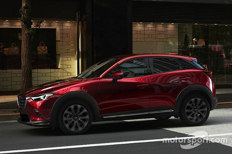 Нова Mazda CX-3 виросте та отримає потужніший двигун