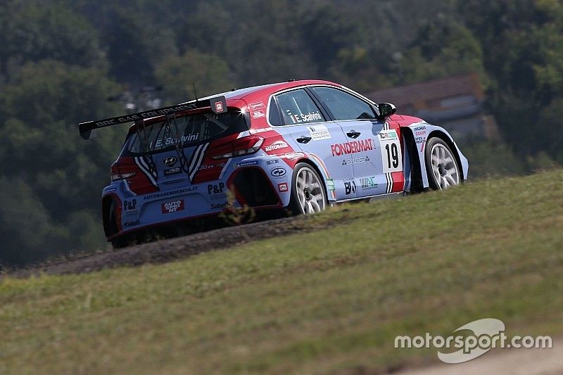 Vallelunga, Libere 1: Scalvini detta il passo con la Hyundai