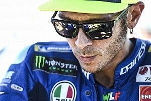Rossi mostra desânimo ao testar motor da Yamaha para 2019