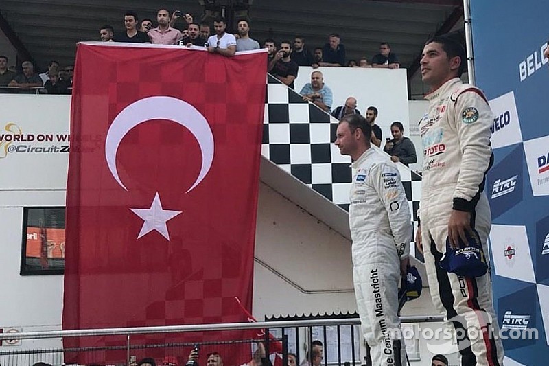Porsche Carrera Cup Fransa: Ayhancan Güven şampiyon!