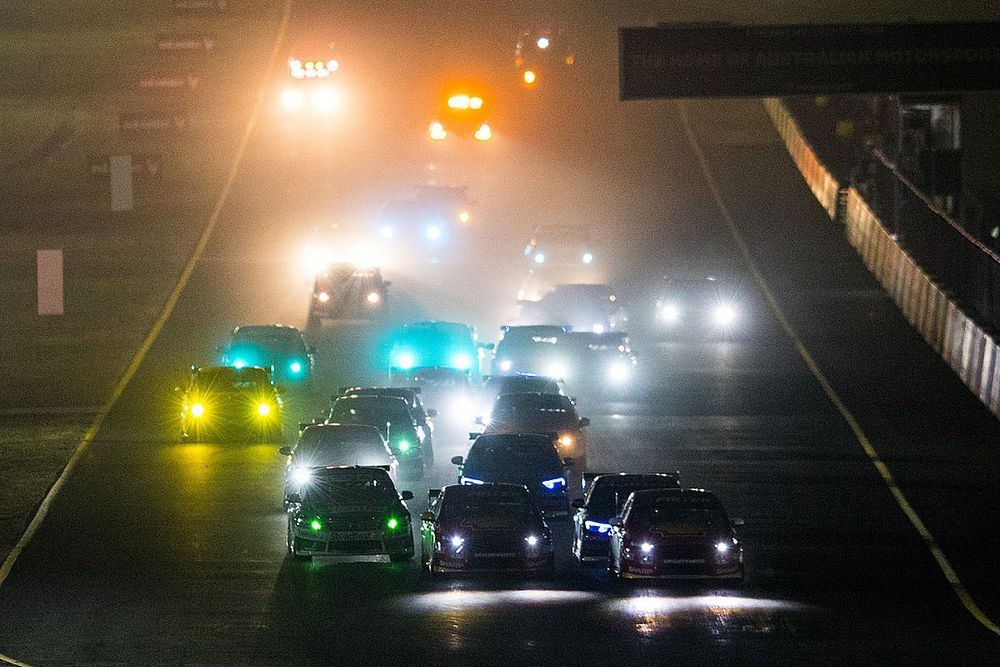 Supercars to resume season under lights