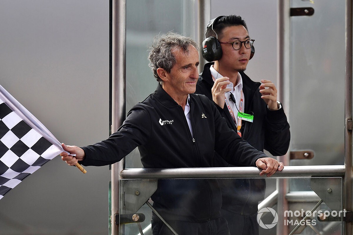 Prost, Red Bull'dan sürpriz bekliyor