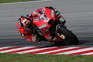 Tampil menggila, Petrucci cetak rekor lap