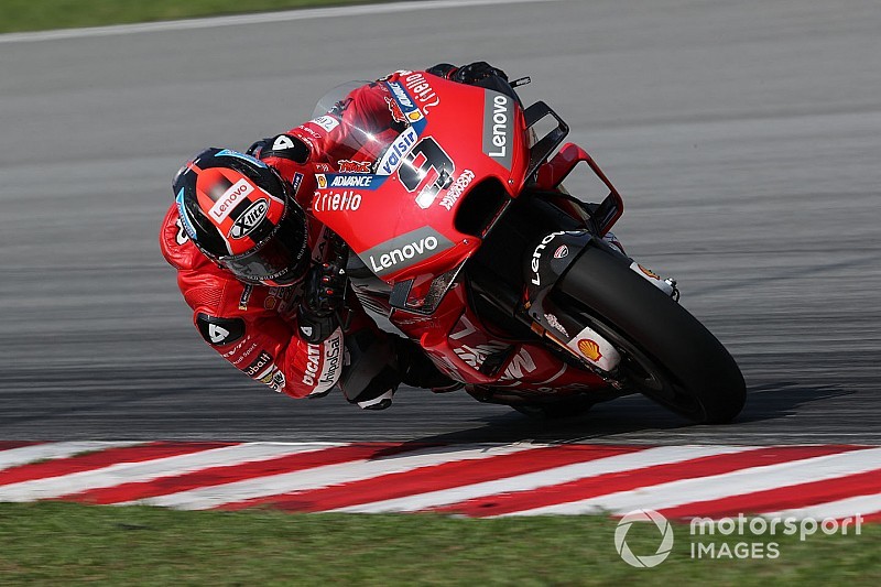 Tampil menggila, Petrucci cetak rekor lap