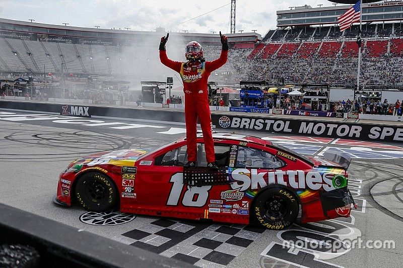 Trotz frühem Dreher: Achter Bristol-Sieg für Kyle Busch