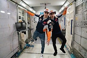 Márquez y Lorenzo visitan el Space Center de Houston